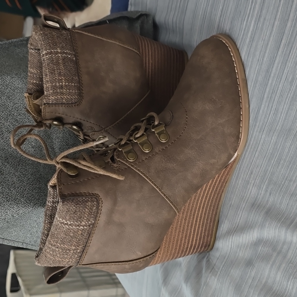 Nautical wedge boots